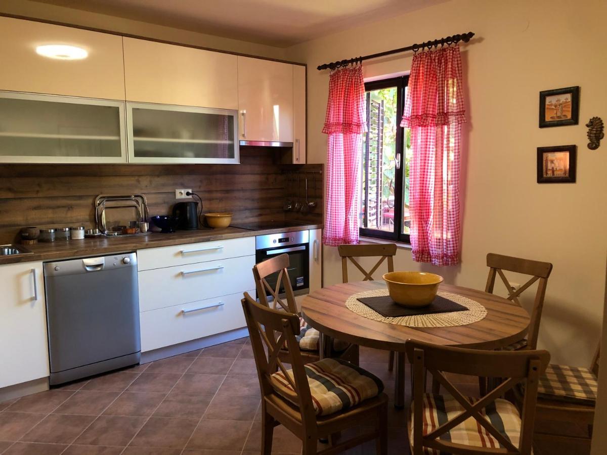 Holiday Home Andreja Малинська Екстер'єр фото